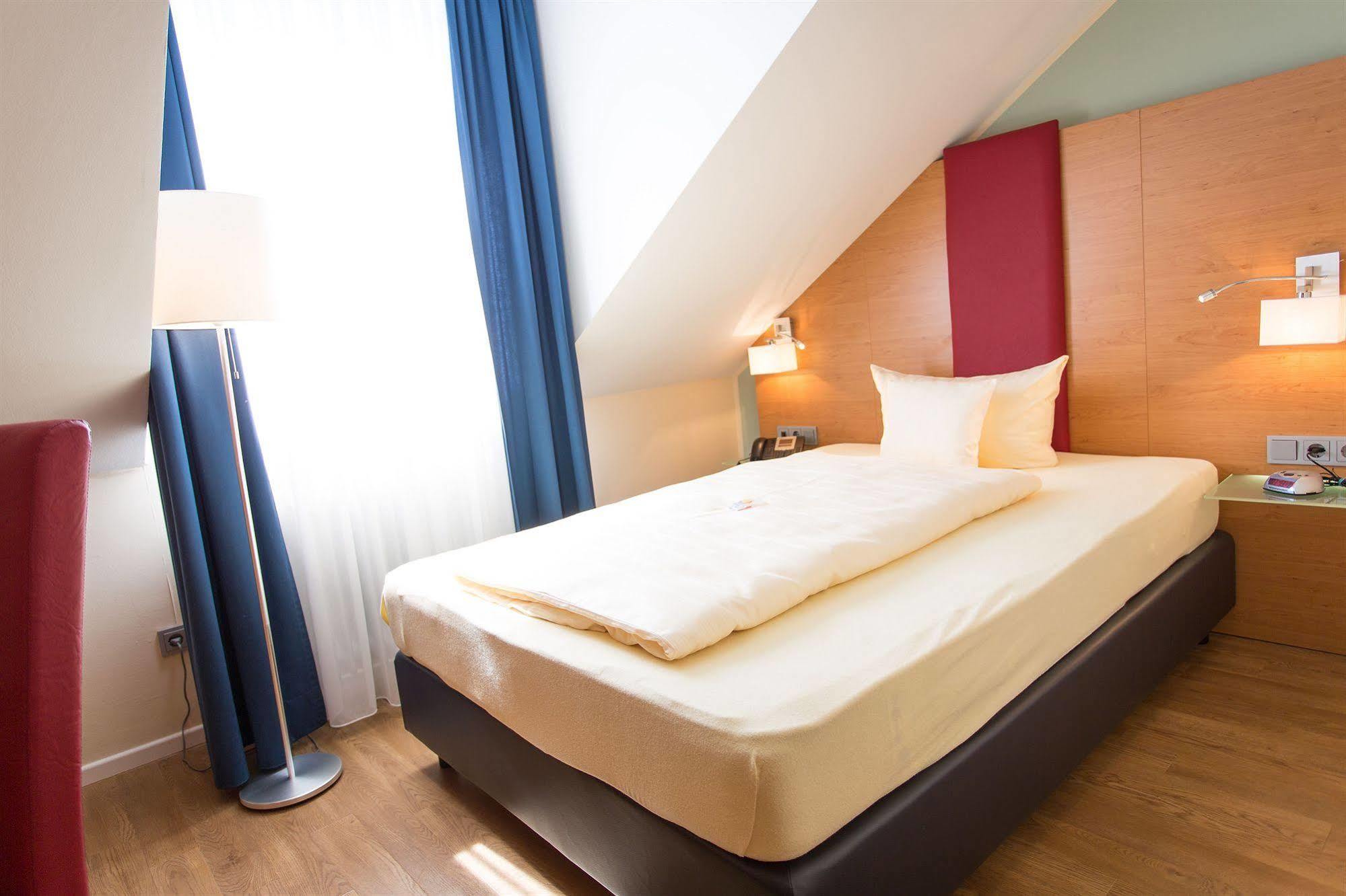Hotel National Duesseldorf Kültér fotó