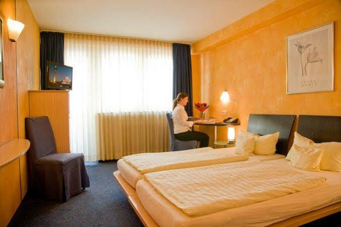 Hotel National Duesseldorf Kültér fotó